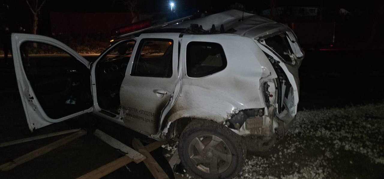 FOTO Accident la Anenii Noi, cu implicarea unui automobil al Serviciului Vamal: un angajat al instituției, transportat la spital 
