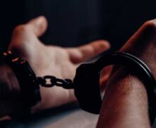 В Кишиневе мужчину приговорили к тюремному сроку за драку и кражу электросамоката и семи велосипедов