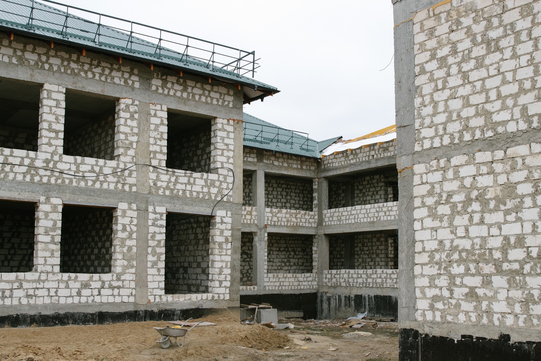 FOTO În satul Bîc se construiește o grădiniță nouă. Spînu: „O investiție în viitorul Republicii Moldova”