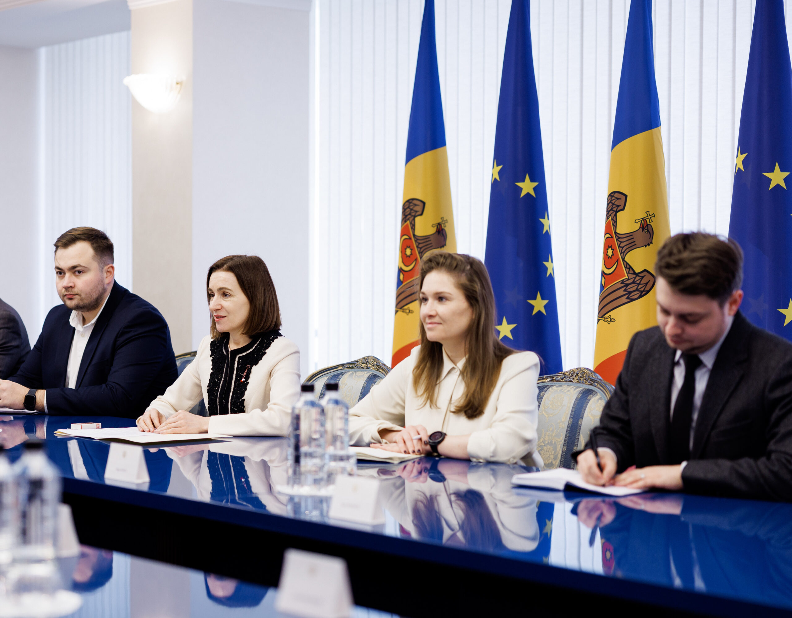 (ФОТО) «Румыния — наш самый важный партнер». Что обсудила Майя Санду со спикером сената Румынии?