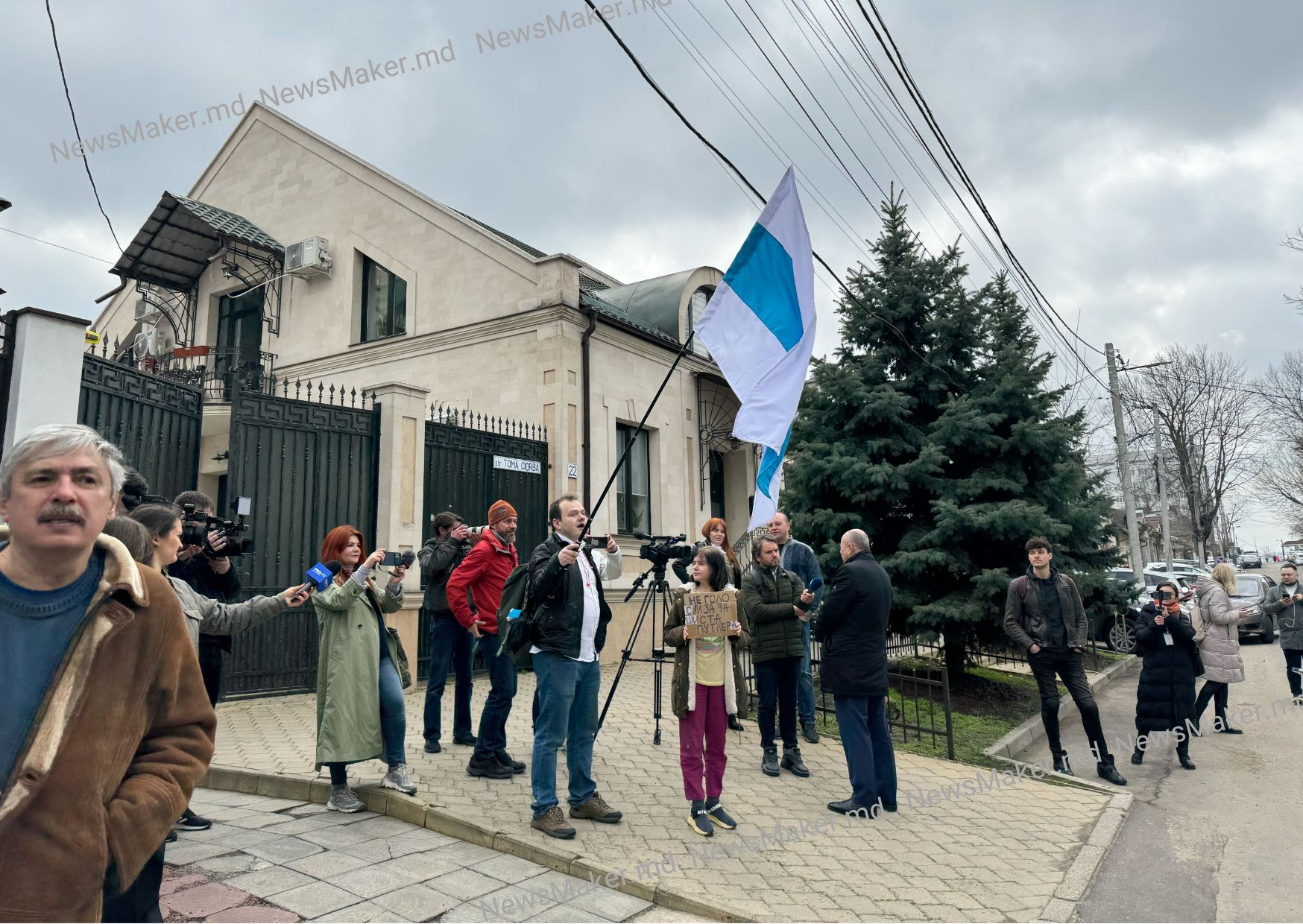 Rușii din Moldova își aleg președintele. LIVE de la Ambasada Rusiei din Chișinău