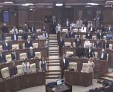 Парламент Молдовы почтил минутой молчания жертв теракта в Москве