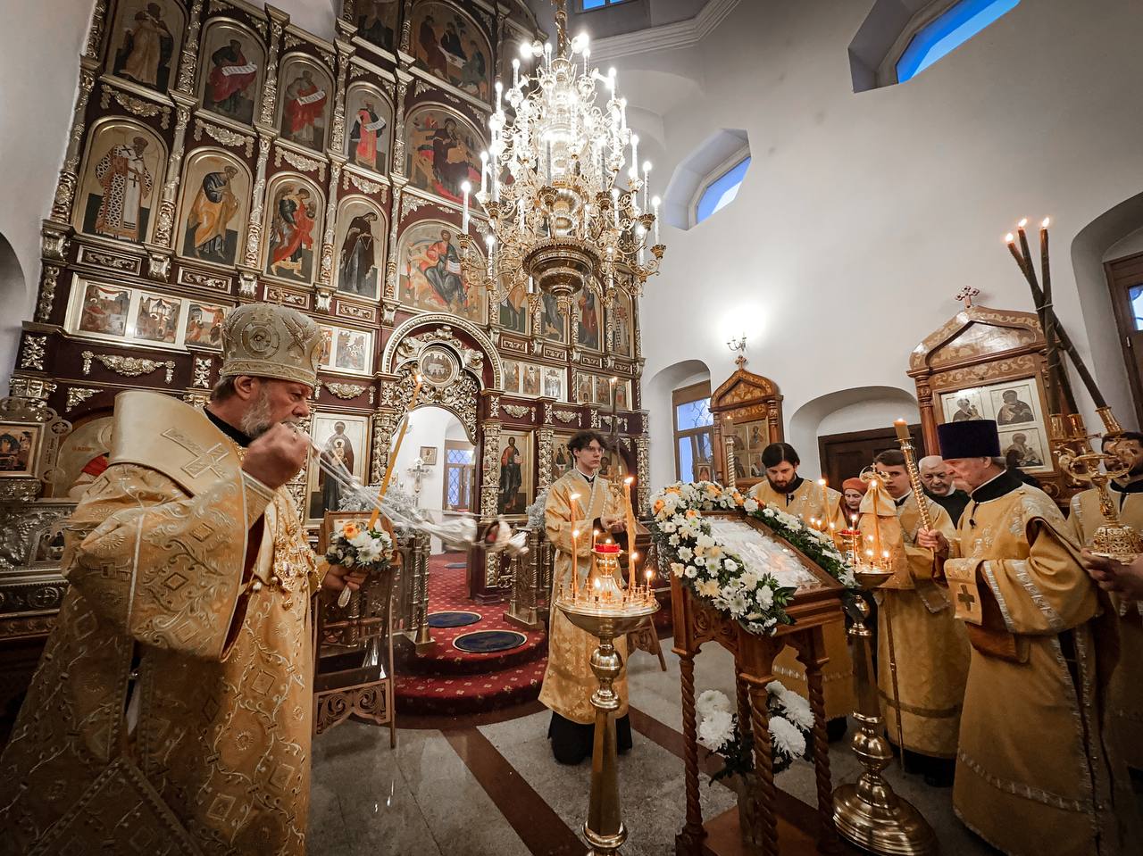 Митрополит Молдовы Владимир провел литургию в московском храме