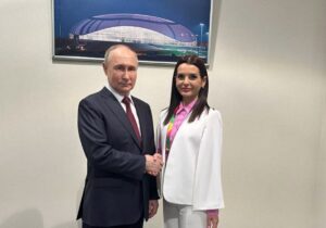 (ФОТО) Гуцул пожала руку Путину в Сочи. Он пообещал «оказать поддержку» Гагаузии