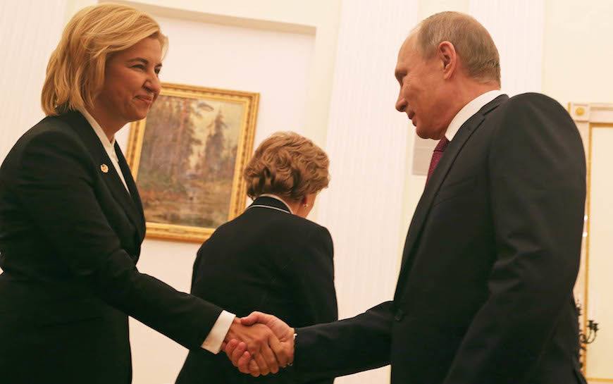 Mâna lui Putin, din nou în politica moldovenească. De ce are nevoie bașcana Evghenia Guțul de fotografii cu președintele Rusiei?