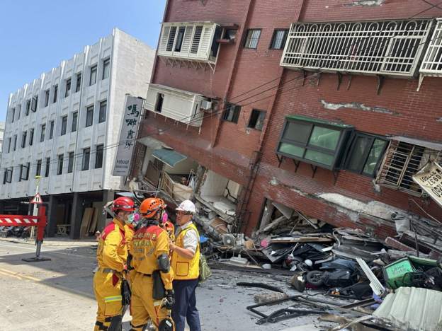 FOTO/VIDEO Cutremur de 7,4 grade în Taiwan, cel mai puternic din ultimii 25 de ani: morți, răniți și clădiri prăbușite