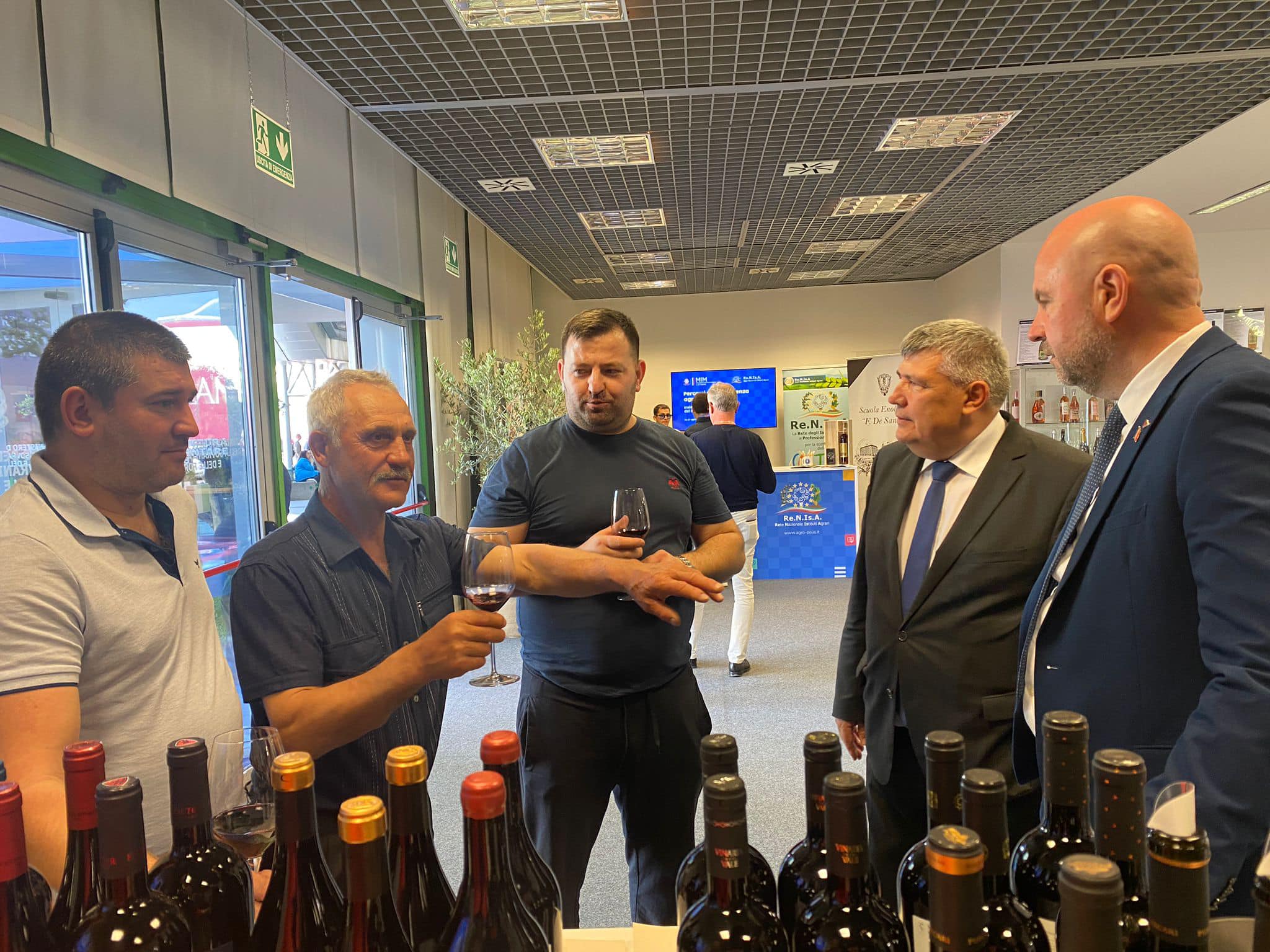 Târg de vinuri la Verona: Moldova, oaspete de onoare la standul Ministerului italian al Agriculturii FOTO