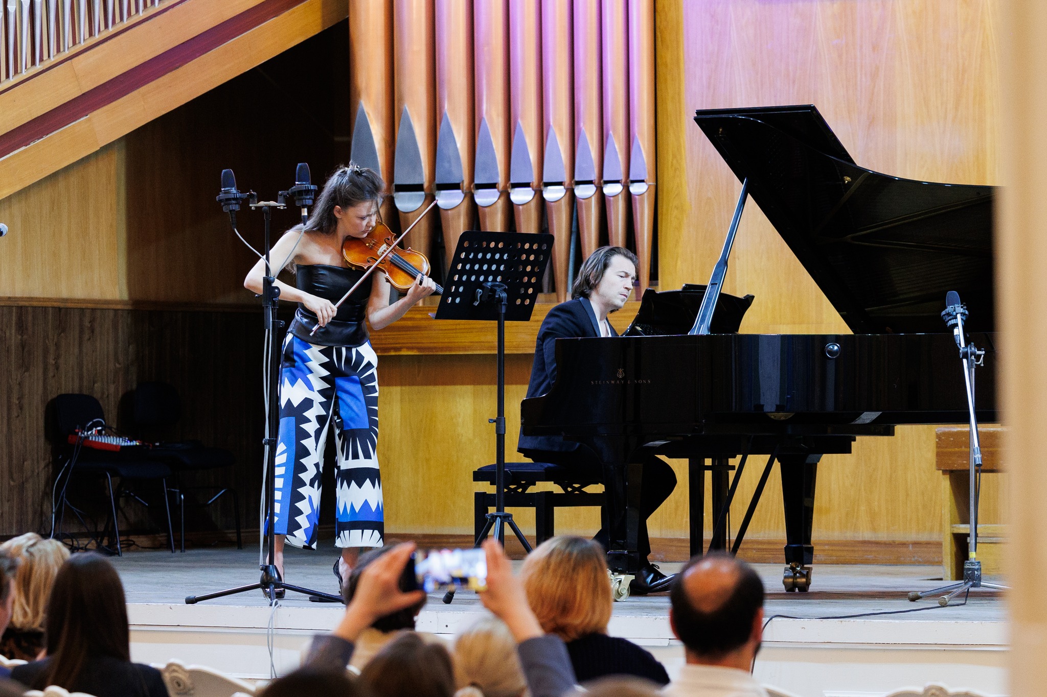 FOTO Maia Sandu a înmânat violonistei Alexandra Conunova titlul onorific de „Artist al Poporului”