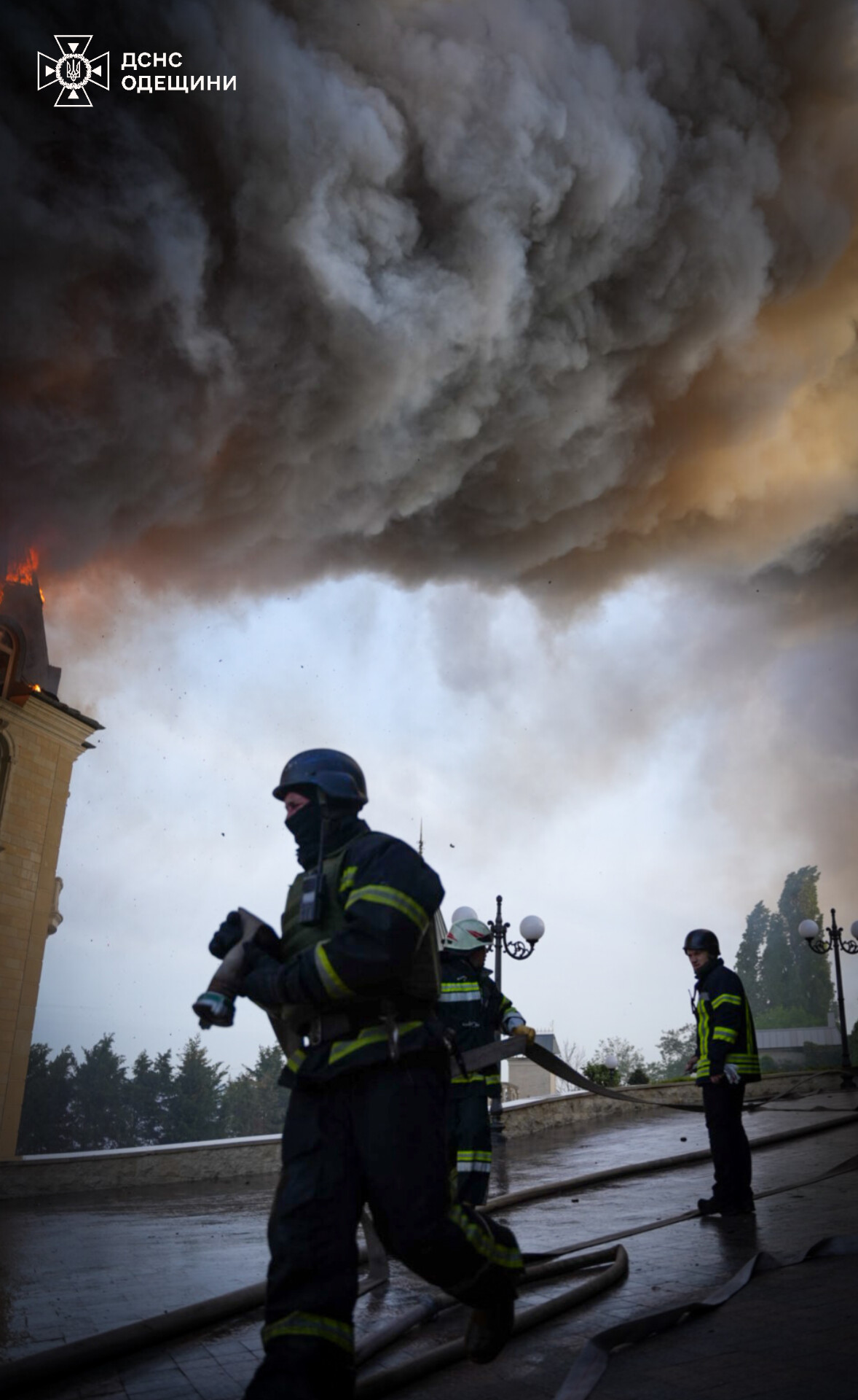 (FOTO/VIDEO) Odesa, din nou atacată: 5 persoane au fost ucise. Alte 30 au fost rănite, inclusiv copii