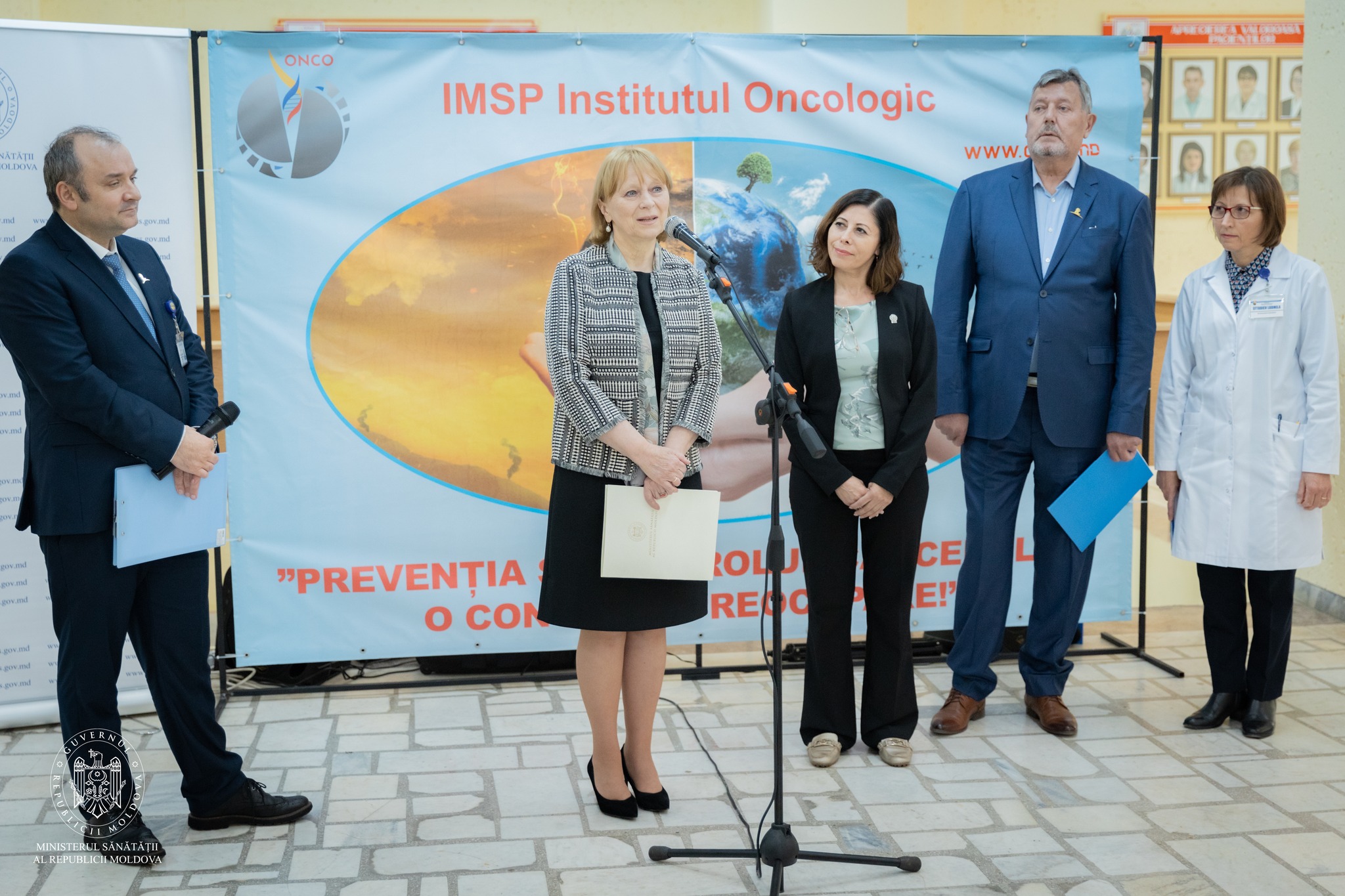 Mai multe șanse pentru pacienții care suferă de cancer: Institutul Oncologic, dotat cu un aparat performant, unic în Moldova