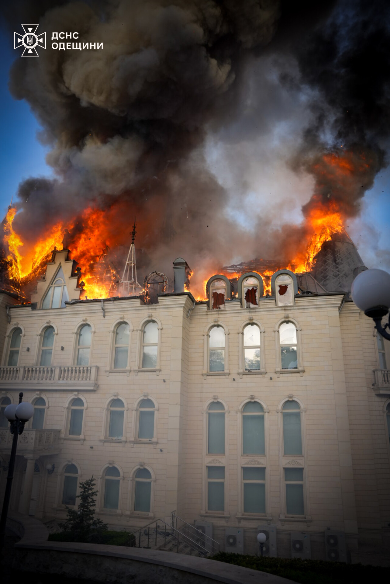 (FOTO/VIDEO) Odesa, din nou atacată: 5 persoane au fost ucise. Alte 30 au fost rănite, inclusiv copii