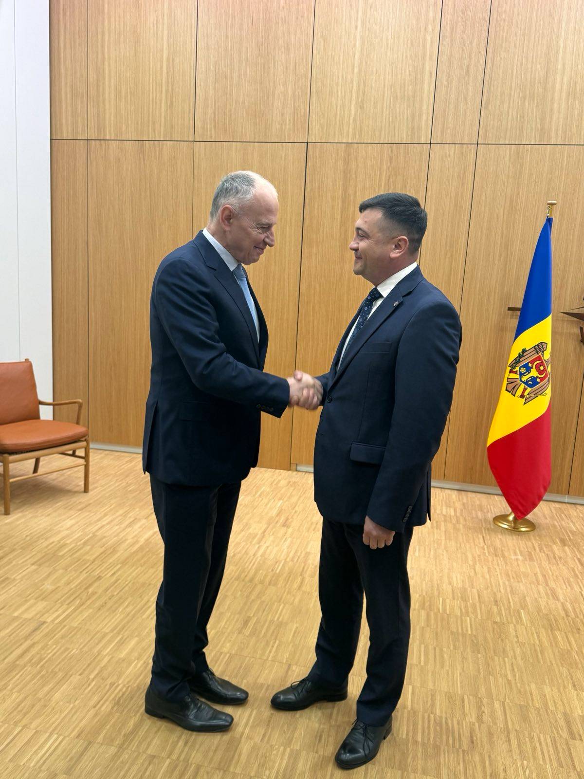 Adrian Efros și Mircea Geoană, întâlnire la Bruxelles. Ministerul de Interne: parteneriatul cu NATO va continua