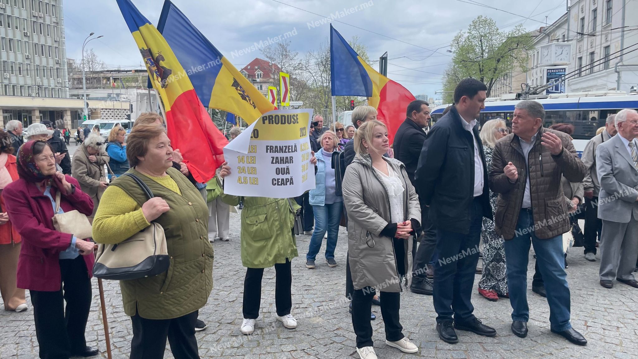 „Să ne amintim, în perioada lui Dodon și Voronin, cum trăiau oamenii?”: Socialiștii și comuniștii au ieșit din nou la protest