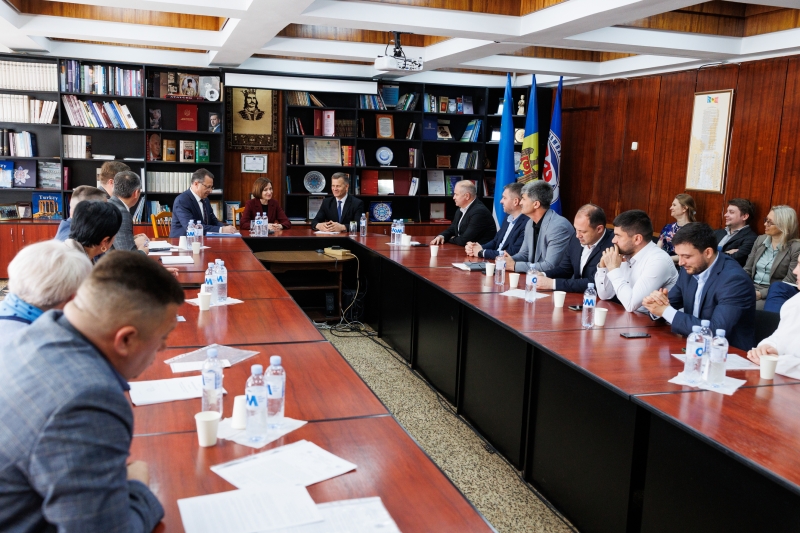 Vizita Maiei Sandu în Găgăuzia: despre ce a vorbit cu aleșii locali. La întâlnire a venit și vicepreședintele Adunării Populare