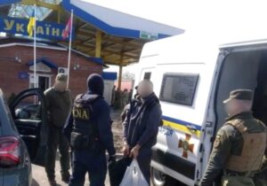 (ВИДЕО) Из Украины в Молдову экстрадировали обвиняемого по делу Banca de Economii