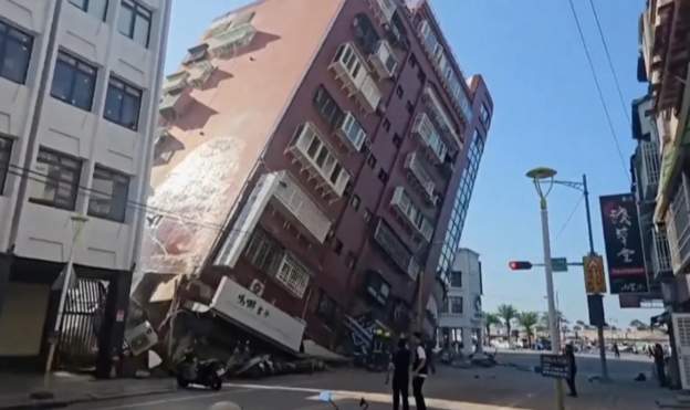 FOTO/VIDEO Cutremur de 7,4 grade în Taiwan, cel mai puternic din ultimii 25 de ani: morți, răniți și clădiri prăbușite