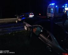 Accident grav la Fălești: trei persoane, descarcerate dintre fiarele automobilului. O victimă a murit