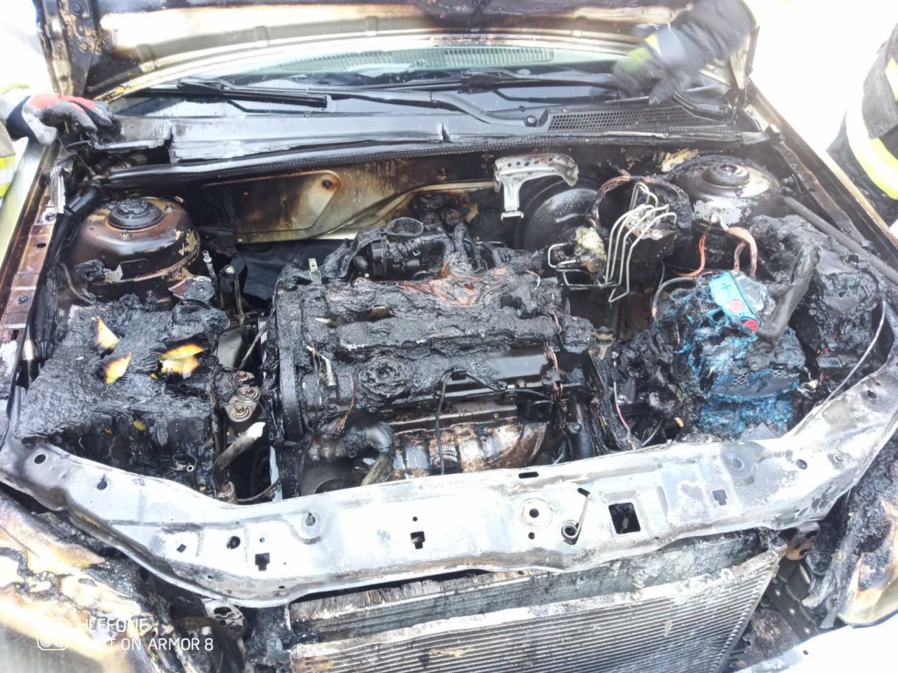 (ФОТО) В центре Кишинева загорелся автомобиль