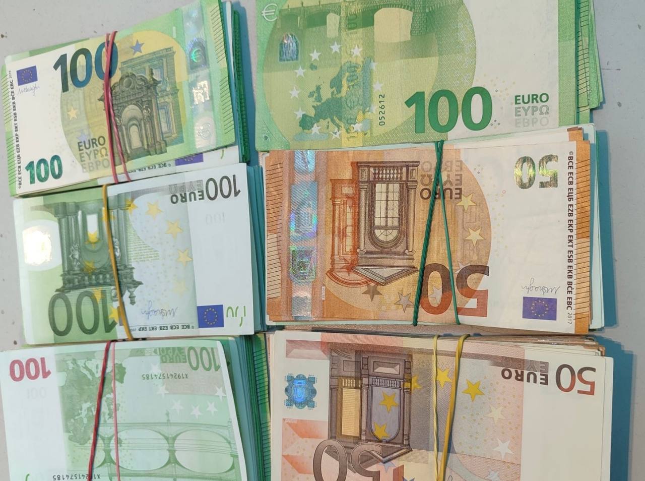 O moldoveancă a vrut să plece în Italia cu 26 de mii de euro, fără să-i declare. Ce se va întâmpla cu banii