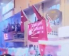 (ВИДЕО) В Турции при обрушении балкона погиб замглавы отделения оппозиционной партии
