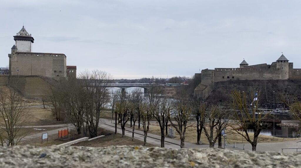 «Не хочу обратно в Россию». Репортаж NM из эстонской Нарвы — самого русского города НАТО и ЕС