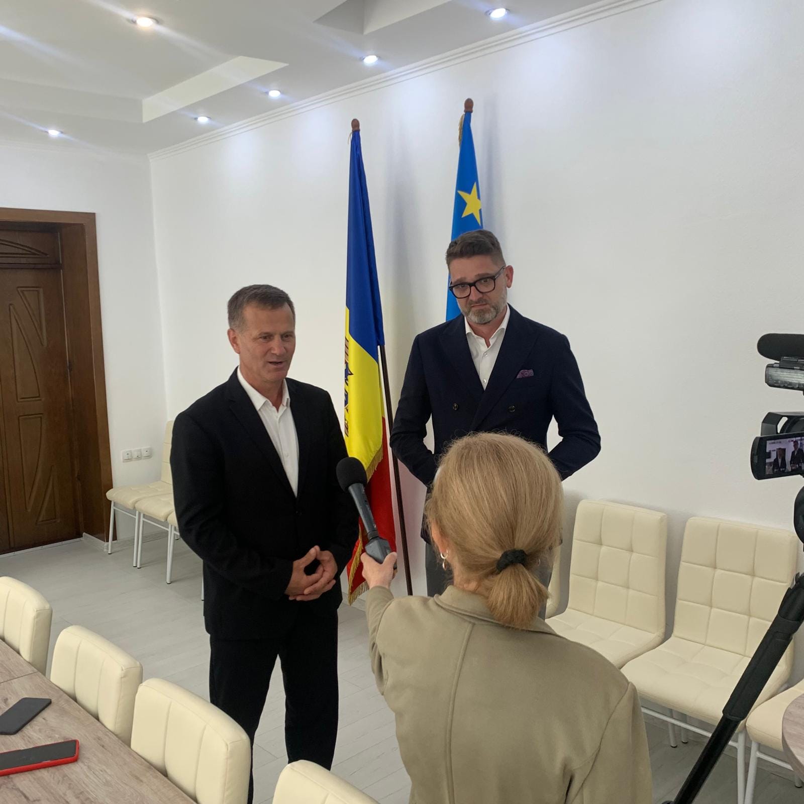 Ambasadorul României a fost întâmpinat cu pâine și sare și port național românesc în Găgăuzia (FOTO)