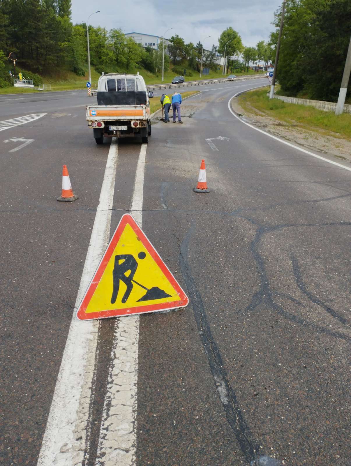 (ФОТО) В Молдове дорожные службы устраняют последствия непогоды