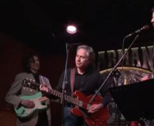 VIDEO Aflat la Kiev, Blinken a cântat la chitară într-un bar din centrul orașului: „Voi trebuie să ştiţi că Statele Unite sunt cu voi”