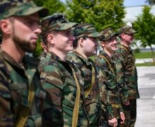 В Молдове начались учения резервистов. Их знакомят с техникой и оружием Национальной армии