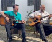 (ВИДЕО) Министры энергетики Молдовы и Румынии исполнили на гитаре песню Trenulețul группы Zdob și Zdub