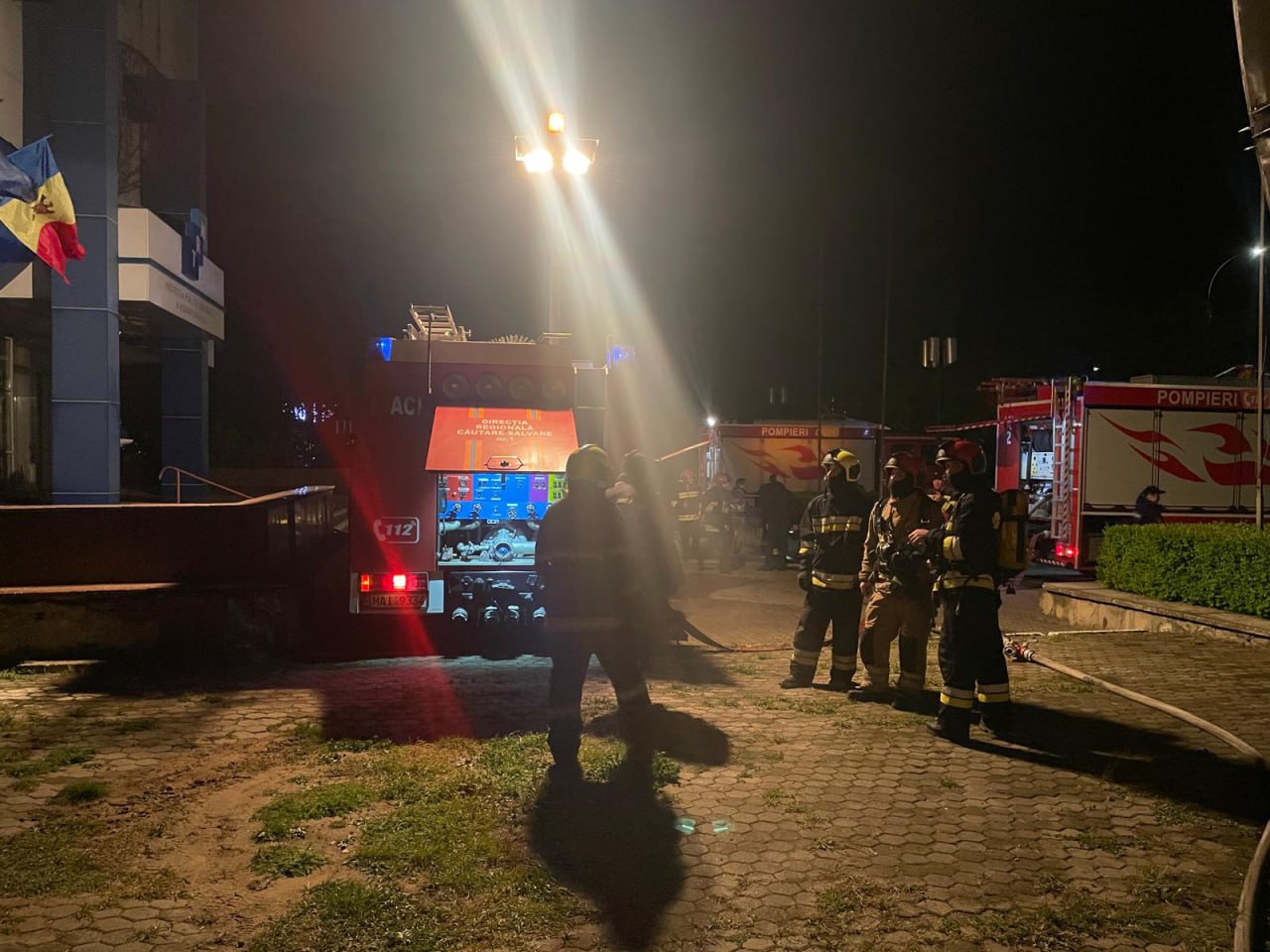 VIDEO Incendiu la Casa Radio din Chișinău: camera de servere a fost cuprinsă de flăcări, iar o persoană - evacuată