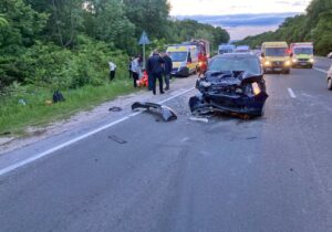 Toyota врезалась в автомобиль Dacia в Оргееве. Шесть человек, включая ребенка, получили травмы