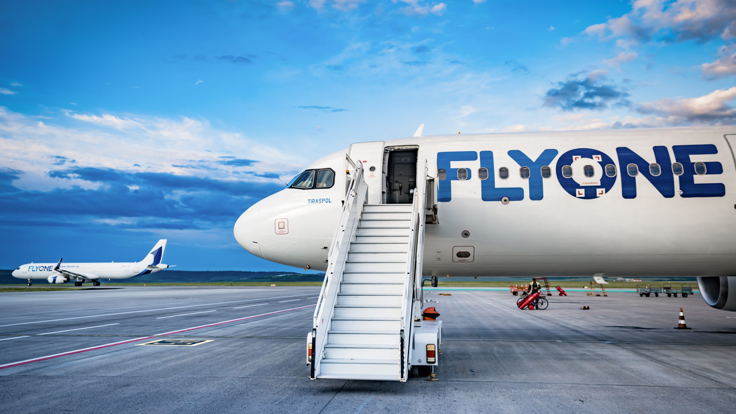 Значительное расширение флота FLYONE: три самолета Airbus A321 присоединяются к компании