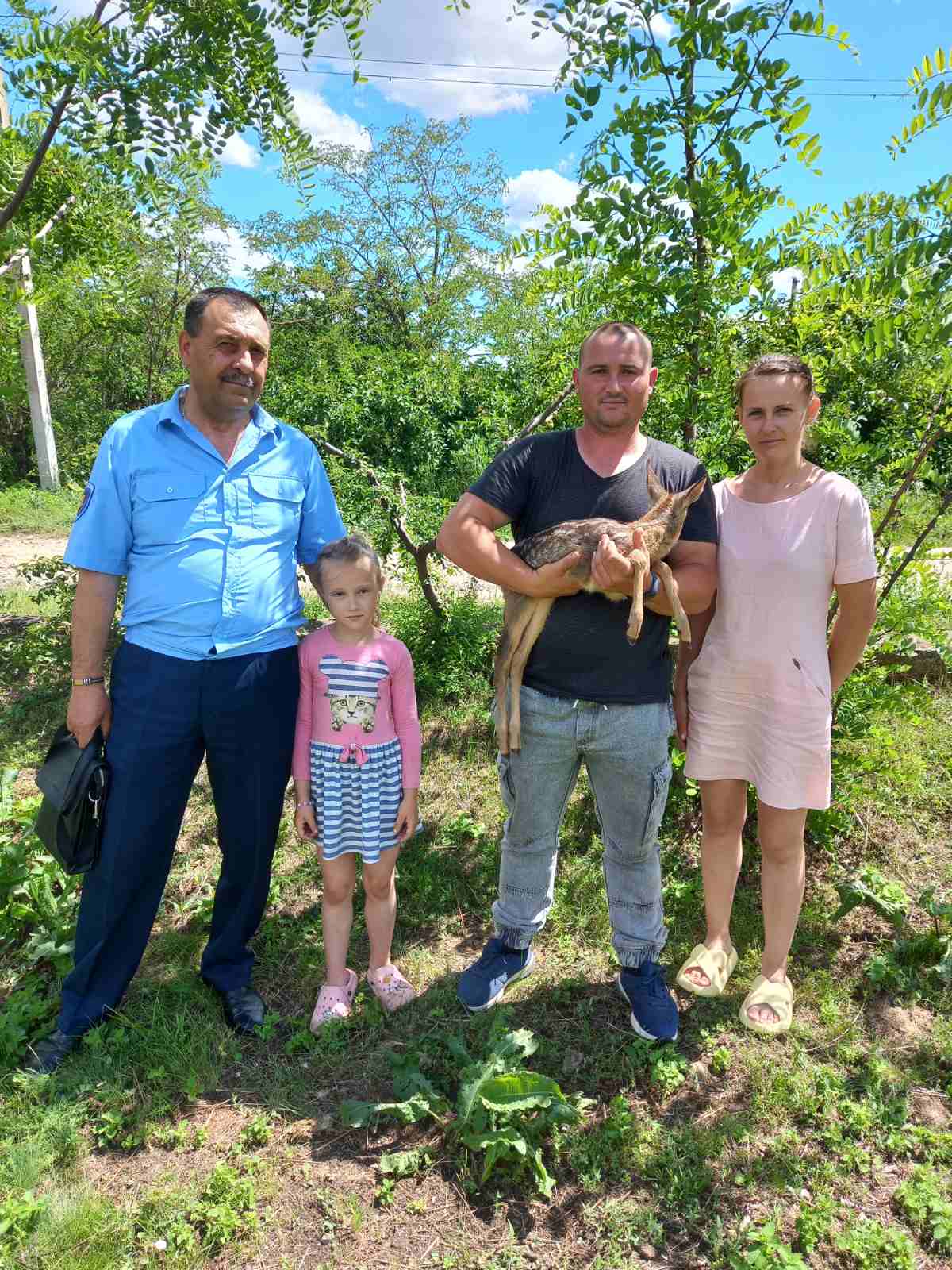 (ФОТО) Житель Сорокского района спас детеныша косули