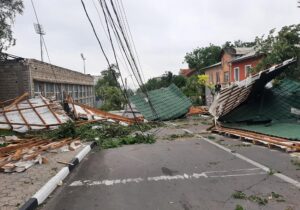 (ФОТО) В Молдове 85 населенных пунктов остаются без электричества из-за непогоды