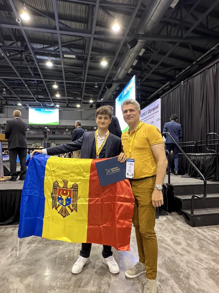 Doi tineri inventatori din Moldova au obținut aurul în SUA: o universitate din New York le-a oferit o bursă 