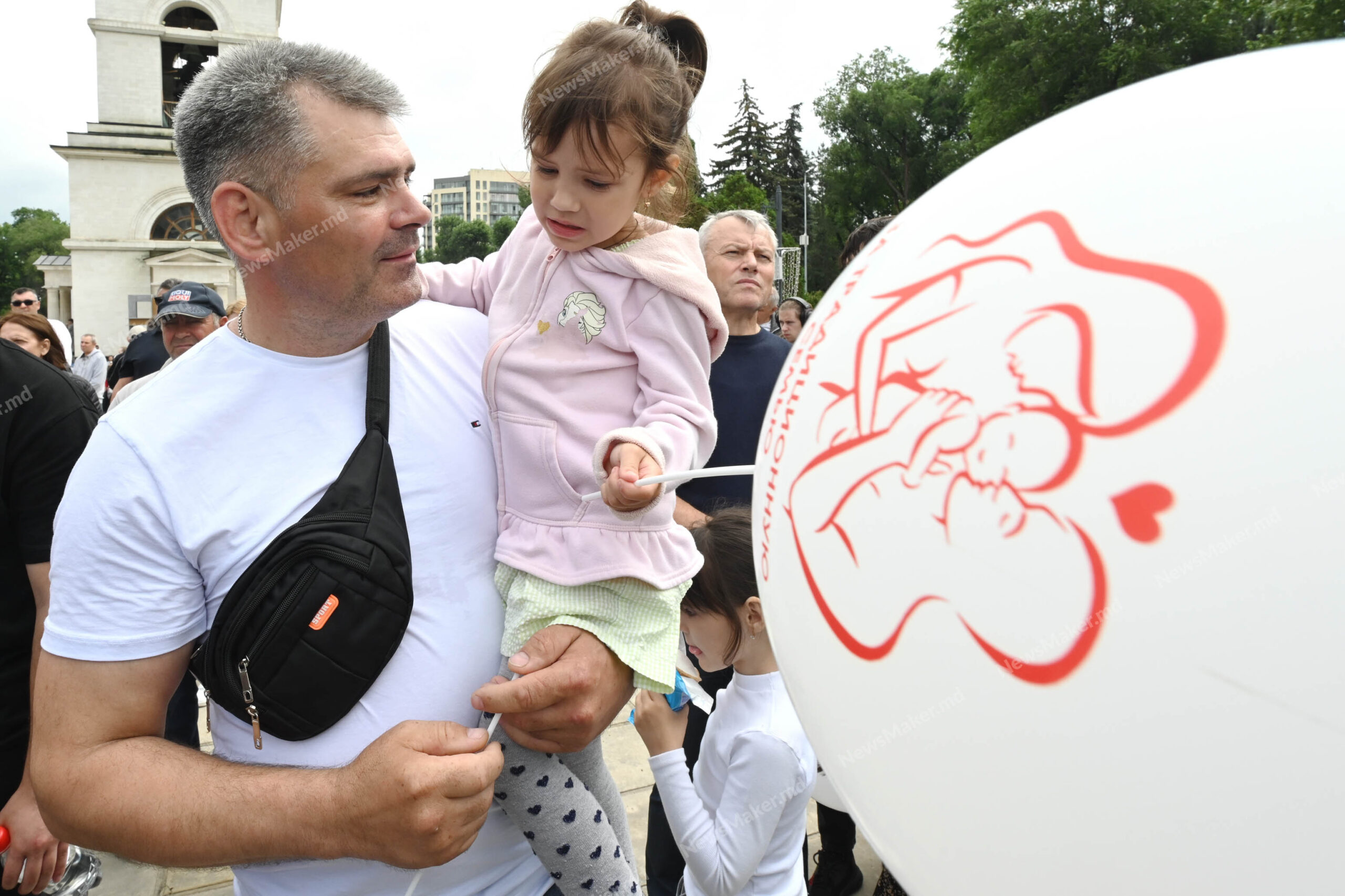 (ФОТОРЕПОРТАЖ) «Нам пытаются навязать нетрадиционные ценности, которые разрушают Молдову». В Кишиневе прошел марш в поддержку традиционной семьи