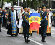 (ФОТО) В Кишиневе прошла церемония прощания с Вангели и траурный марш. Фоторепортаж NM