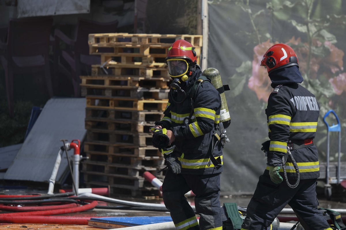 (ФОТО) В Румынии в строительном магазине произошел взрыв. Есть пострадавшие