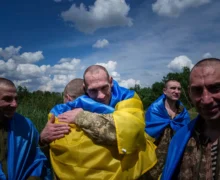 (ВИДЕО) Россия и Украина впервые с февраля обменялись пленными