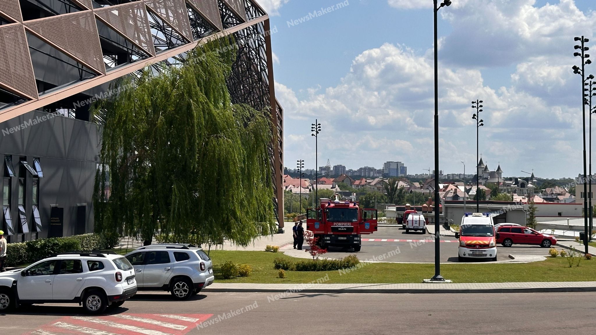 (ФОТО) На Arena Chișinău загорелся электрический трансформатор