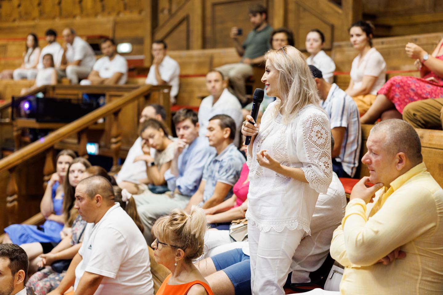 (ФОТО) Санду встретилась с диаспорой в Ницце. И рассказала, когда Молдова и Франция взаимно признают водительские права