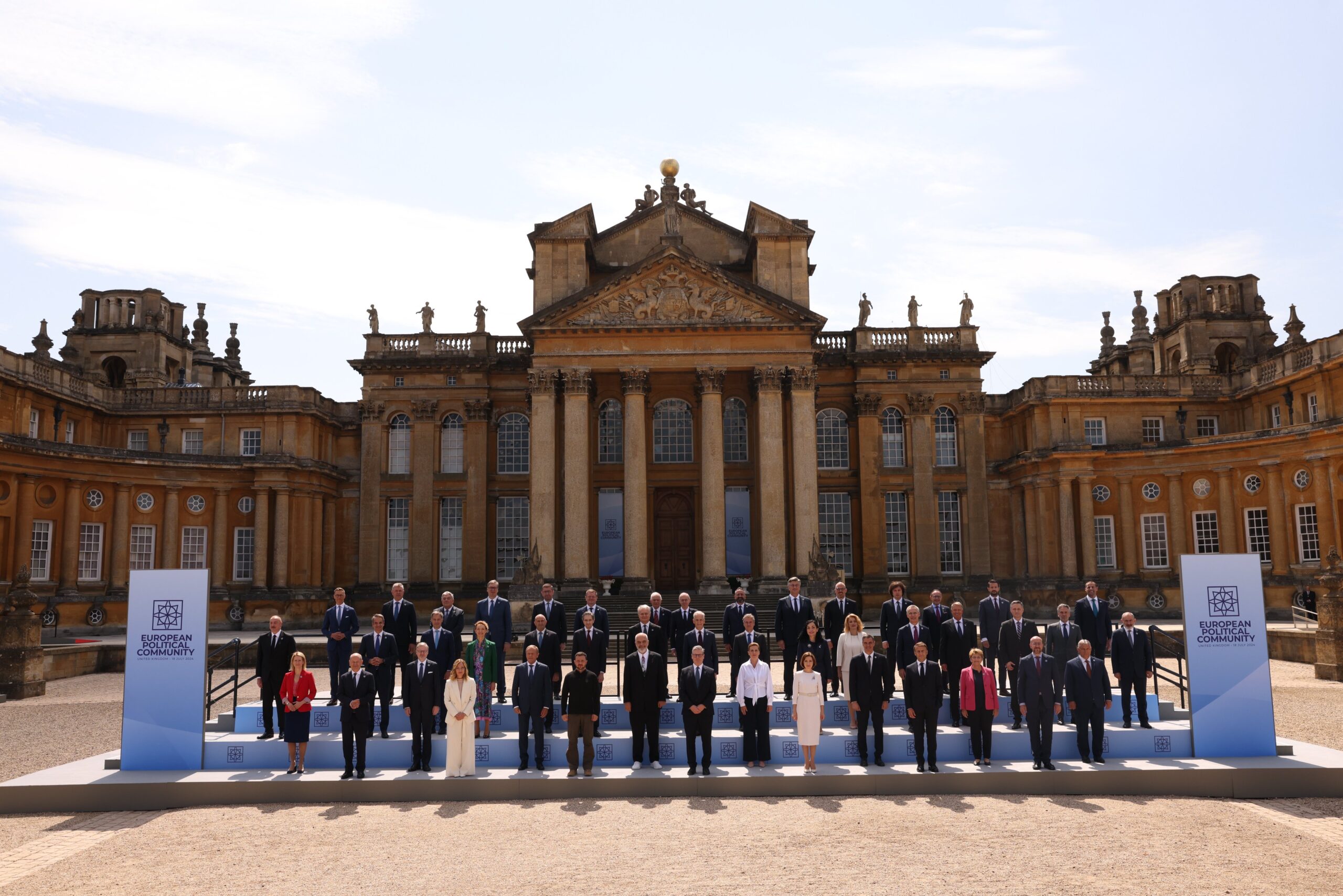 Maia Sandu a ajuns la Summit-ul CPE din Oxfordshire. Primele imagini alături de gazda reuniunii - premierul britanic