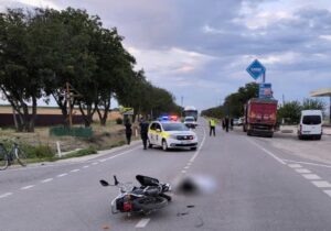 Un motociclist de 17 ani și-a pierdut viața după ce s-a ciocnit cu un camion la Comrat