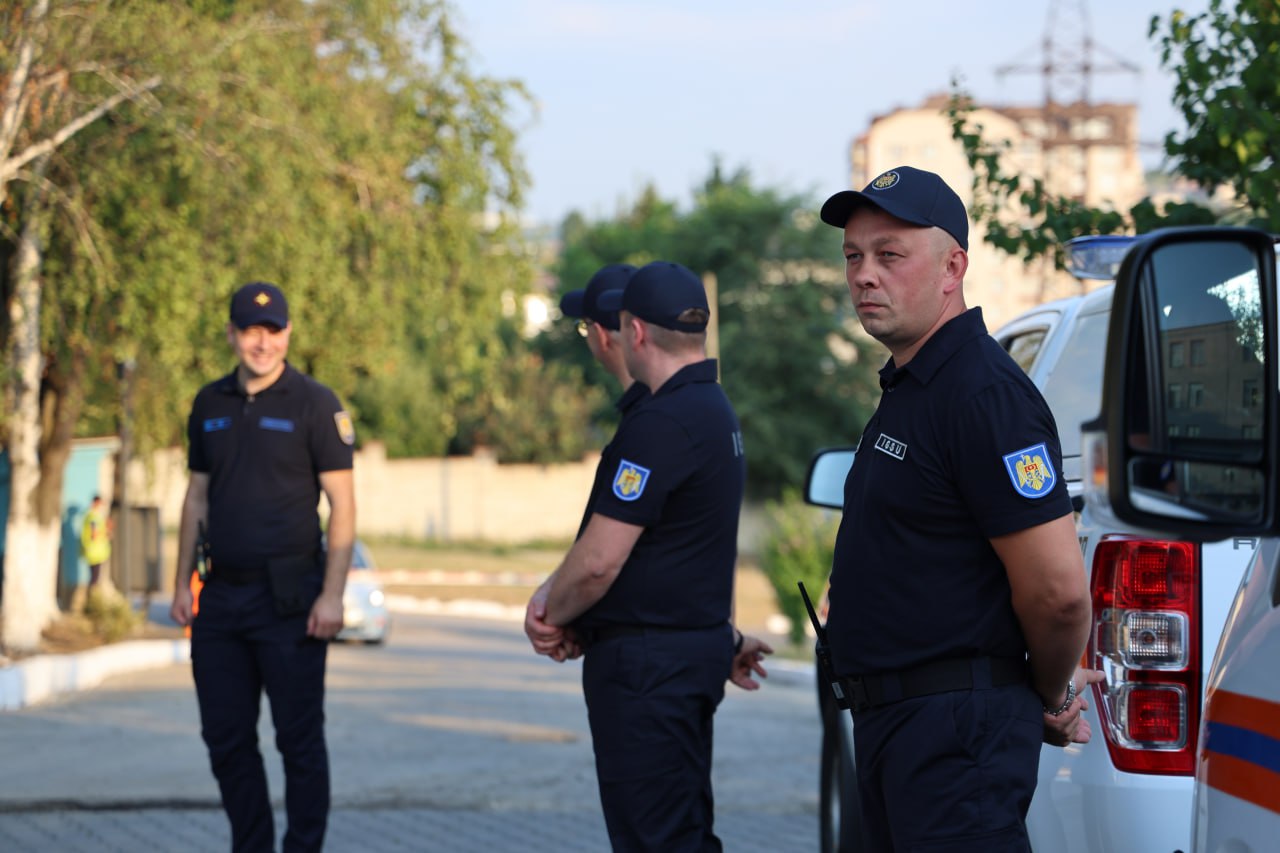 (ФОТО) Молдавские пожарные отправились в Грецию, где примут участие в программе борьбы с лесными пожарами. Санду: «Вы — наши послы в этой стране»