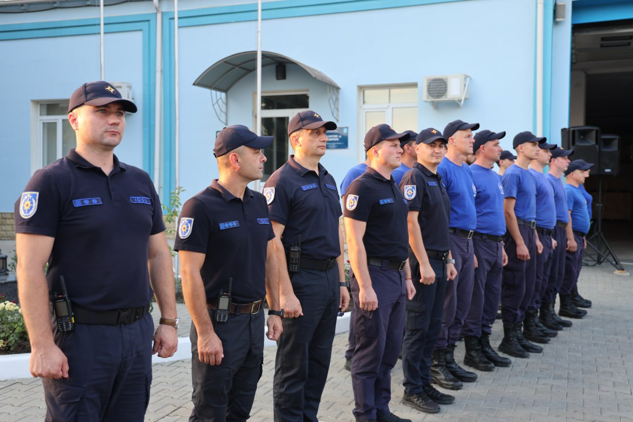 (ФОТО) Молдавские пожарные отправились в Грецию, где примут участие в программе борьбы с лесными пожарами. Санду: «Вы — наши послы в этой стране»