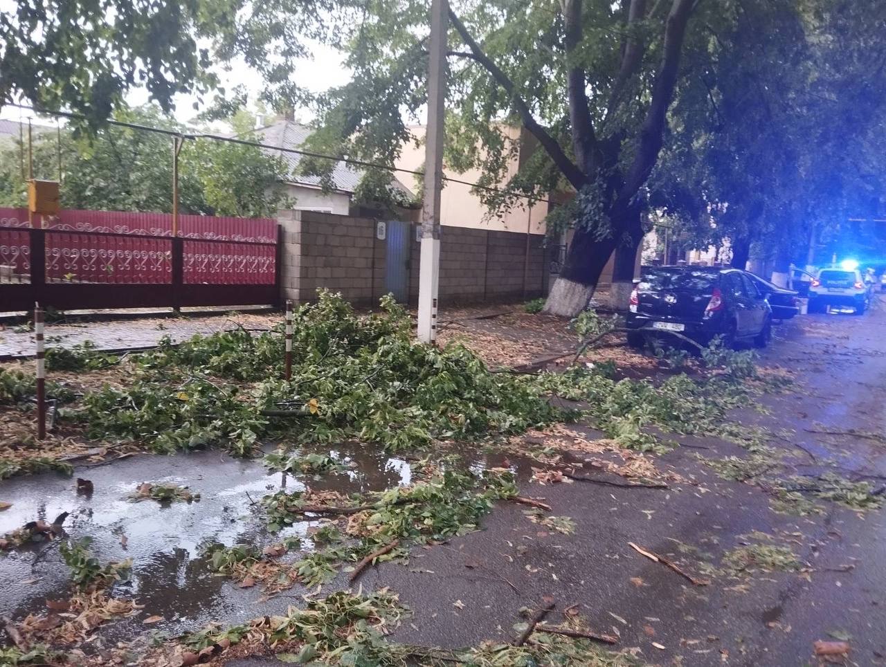 (ФОТО) В Глодянском районе пронесся ураган. Предупреждение полиции