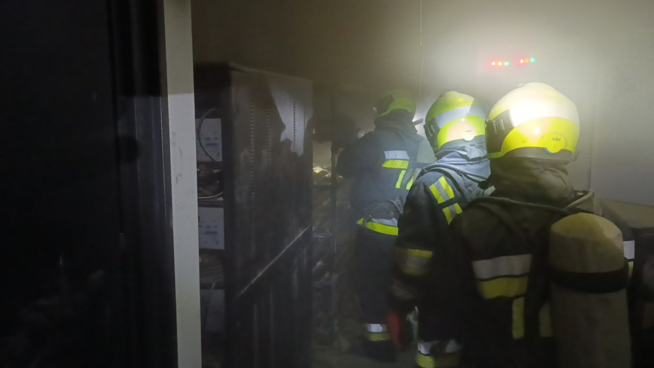 Incendiu la Arena Chișinău: un transformator electric a luat foc FOTO 