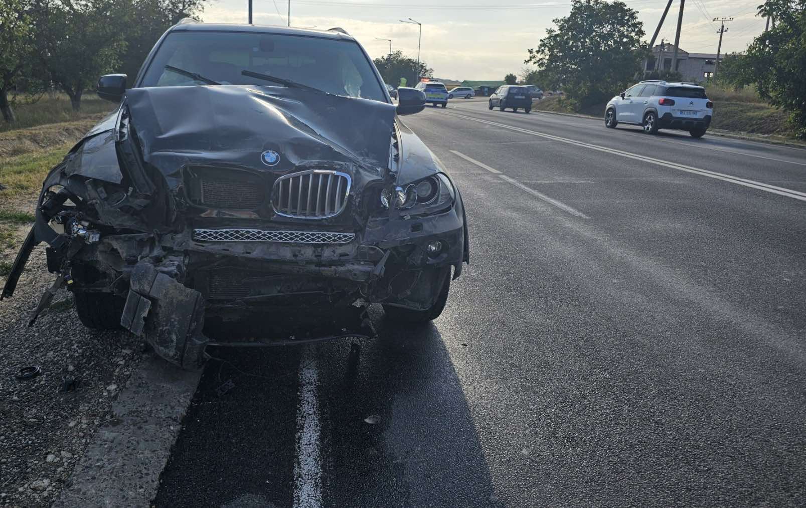 Un copil de 8 ani, la spital: un șofer beat a ajuns cu mașina într-un alt automobil pe traseul Chișinău-Hîncești FOTO 