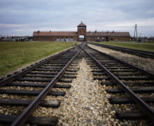 Comemorarea romilor, victime ale Holocaustului: 80 de ani de la tragedia din Auschwitz-Birkenau